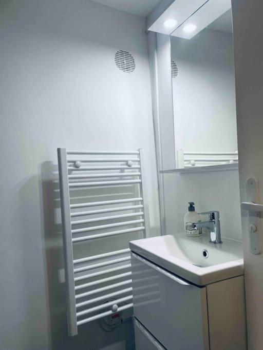 Le P'Tit Stud' Apartment Кастр Екстериор снимка